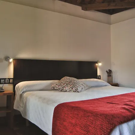 Hotel Rural El Mondalon 4*
