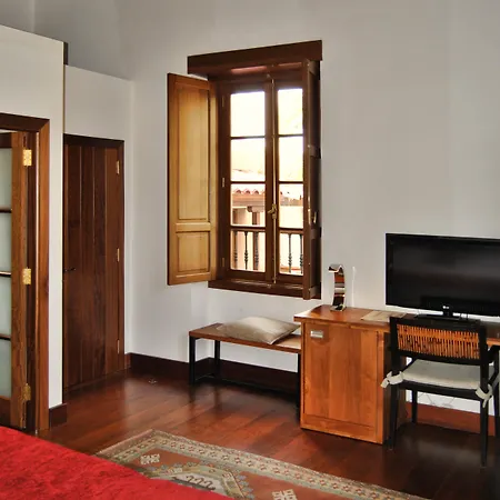 Hotel Rural El Mondalon