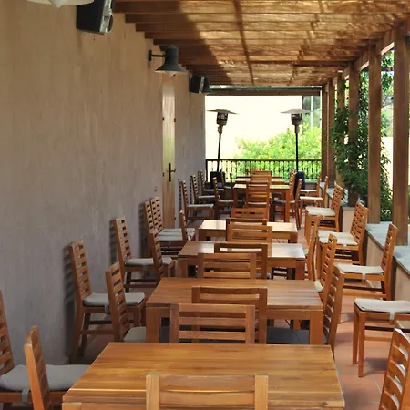 Hotel Rural El Mondalon