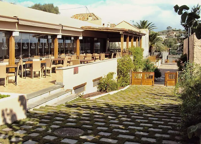 Hotel Rural El Mondalon