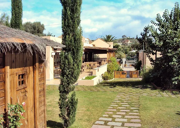 Hotel Rural El Mondalon 4*